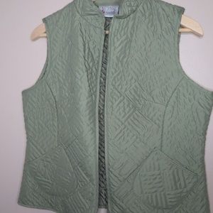 Cute quilted pattern green vest